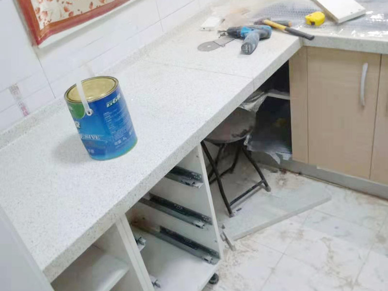 安裝燈具的師傅電話，吊燈、客廳燈和壁燈分別有什么安裝不同之處